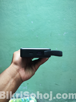 UGREEN POWER BANK 20000mah 67 wat